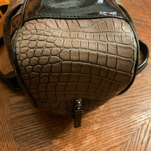 Nice Tan Reptile Textured Black Shine Accent Bag! - Picture 13 of 15